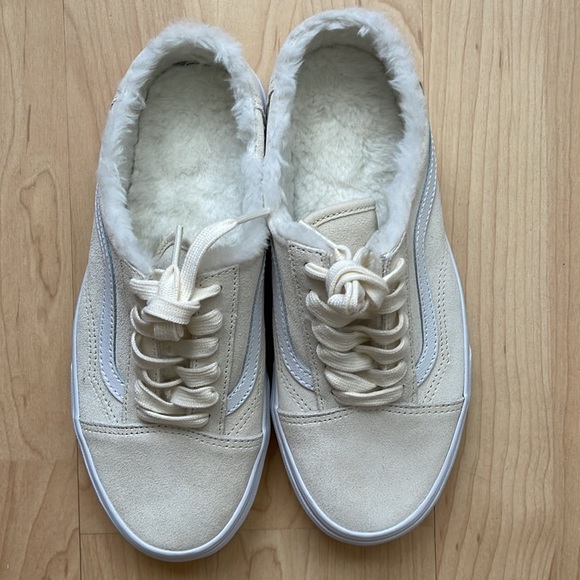 Vans - Picture 5 of 9